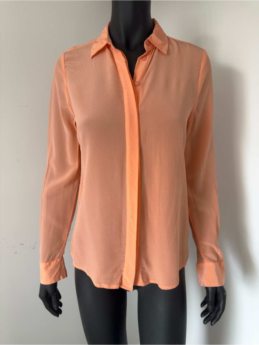 263. ALFRED SUNG 100% Silk Peach Button-Front Long-Sleeve Shirt